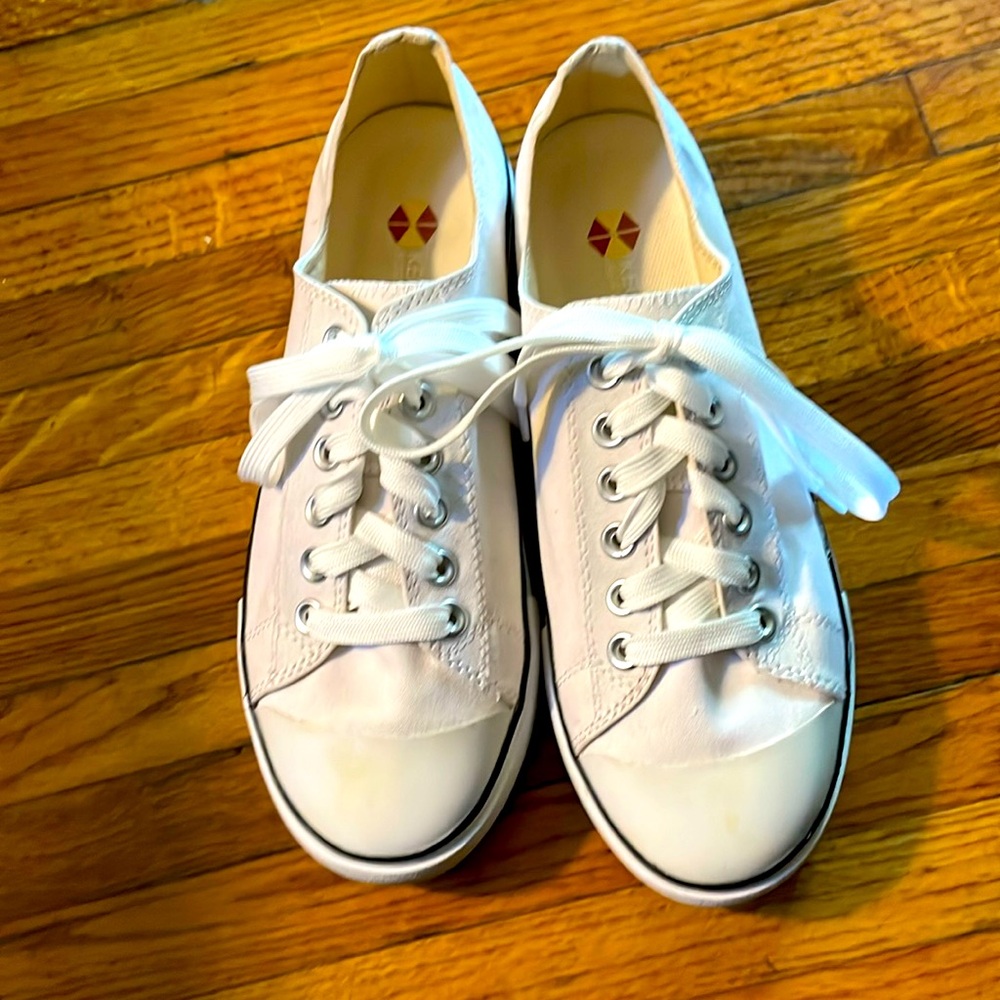 Keuka SureGrip  WHITE canvas sneakers